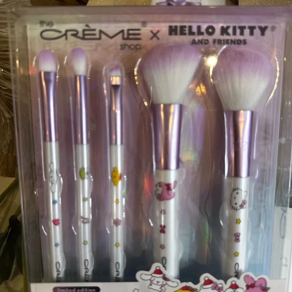 Hello Kitty and friends X Creme shop flawless finish brush collection keroppi - Picture 7 of 8